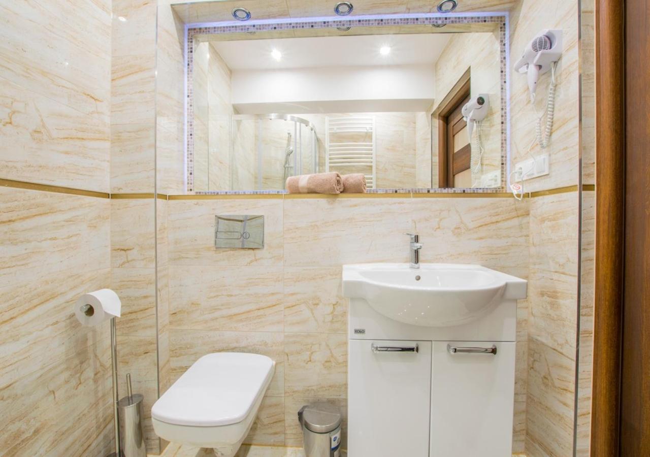 Central Apartments Ґолєнюв Екстер'єр фото