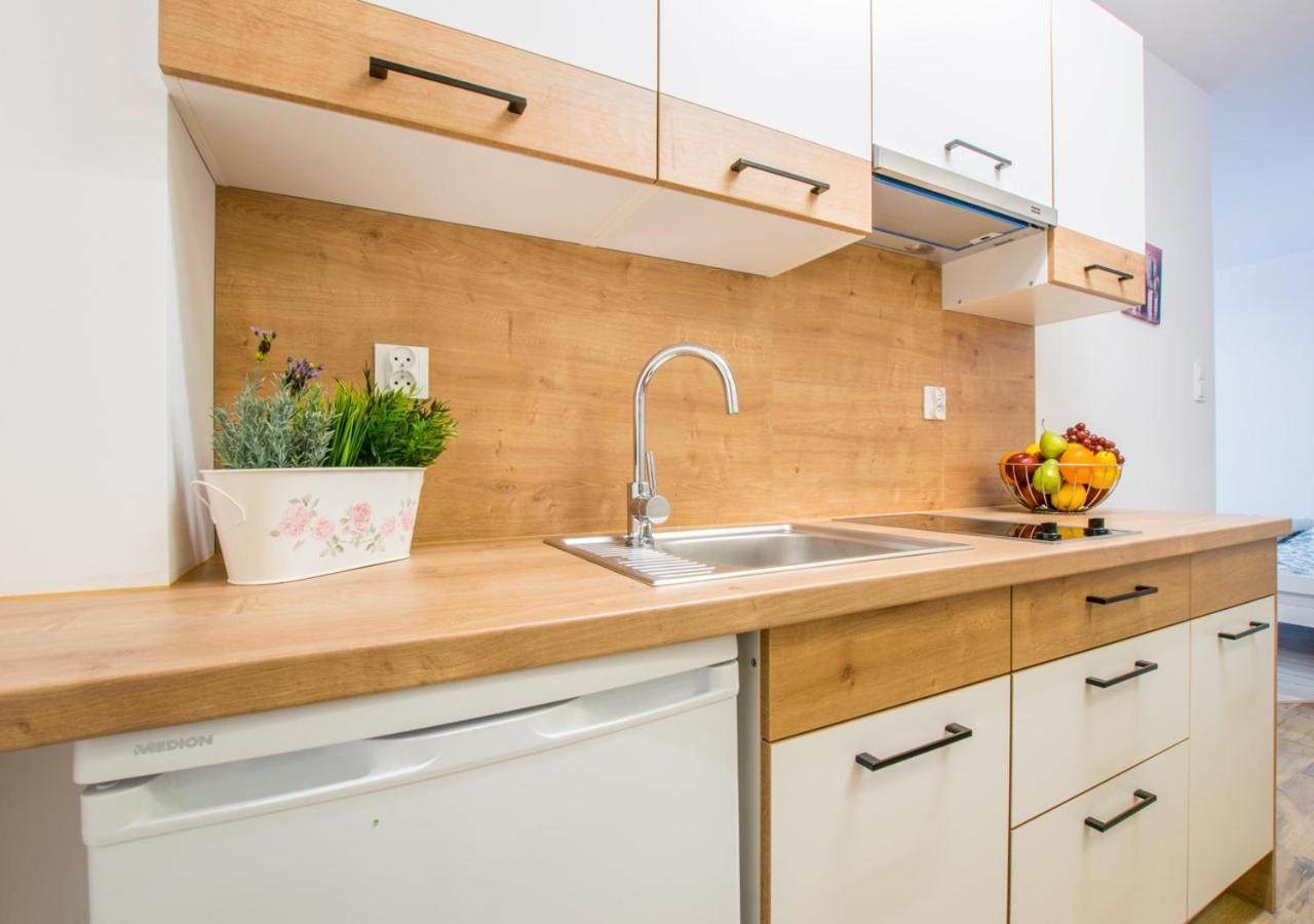 Central Apartments Ґолєнюв Екстер'єр фото